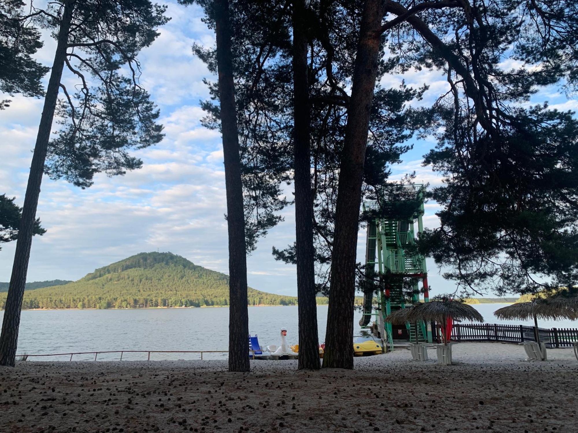 Jezerni Apartman S Terasou A Saunou V Lakepark Residence Doksy  Buitenkant foto